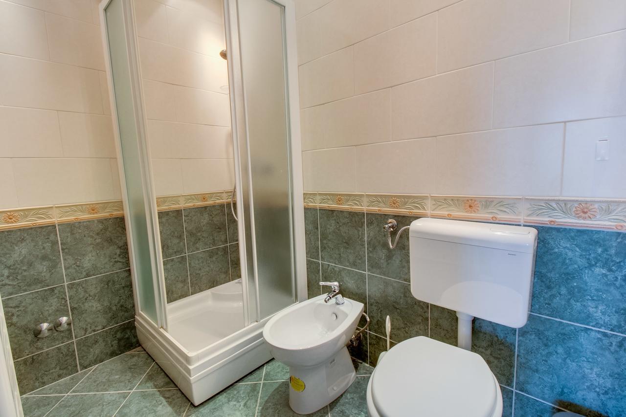 נזרין Apartments Del Sole חדר תמונה
